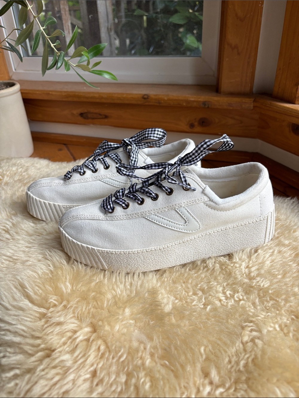 Tretorn Canvas Sneakers